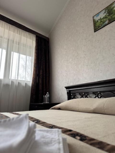 Charivna Taistra Bed & Breakfast Brovary Eksteriør bilde