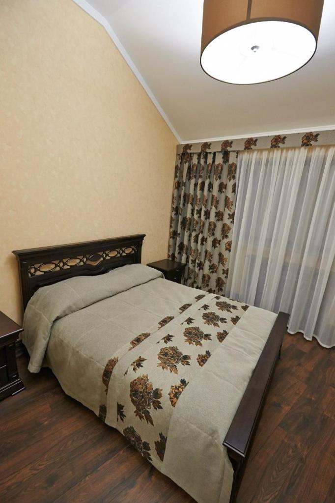 Charivna Taistra Bed & Breakfast Brovary Eksteriør bilde